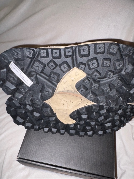 NWT Flower Mountain KOTETSU SUEDE ECO-FUR IN GREY & LIGHT BROWN - Picture 14 of 14